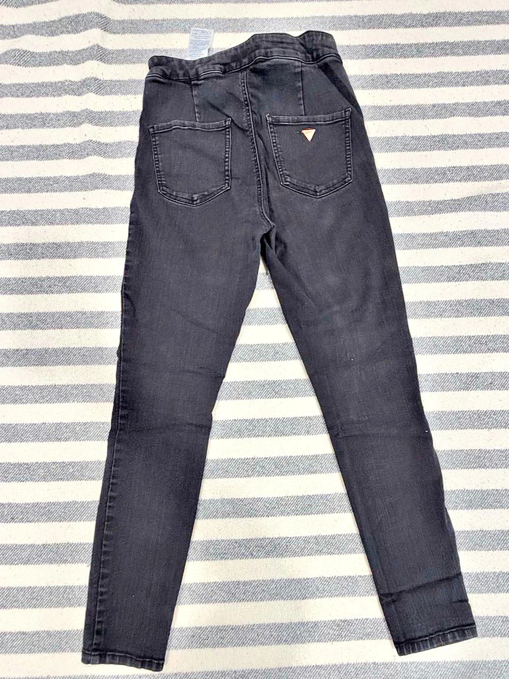 GUESS Black Skinny Jeans Size 28 Like New